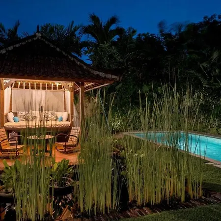 4 Bedroom Brown Horses Private Pool Villa Cyn